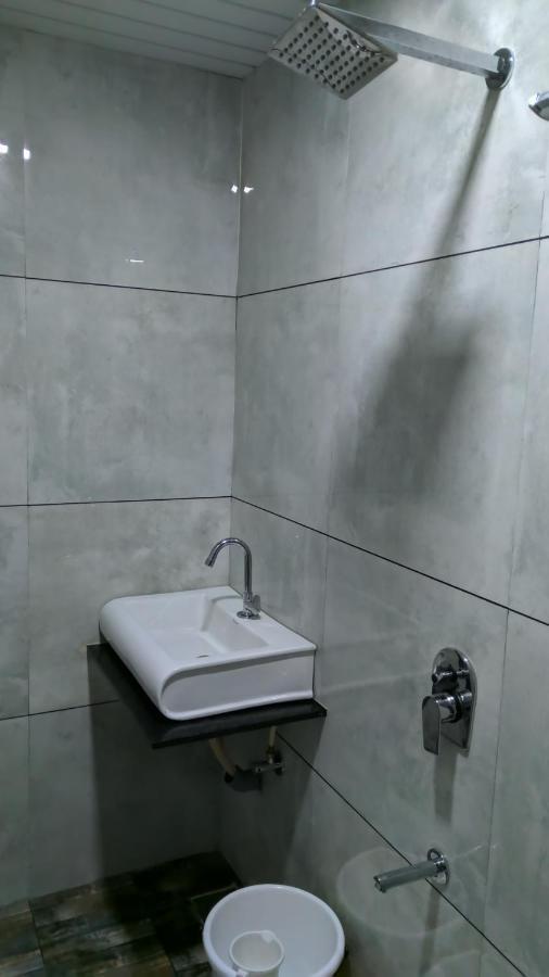 Hotel Radhe Inn Una  Ngoại thất bức ảnh